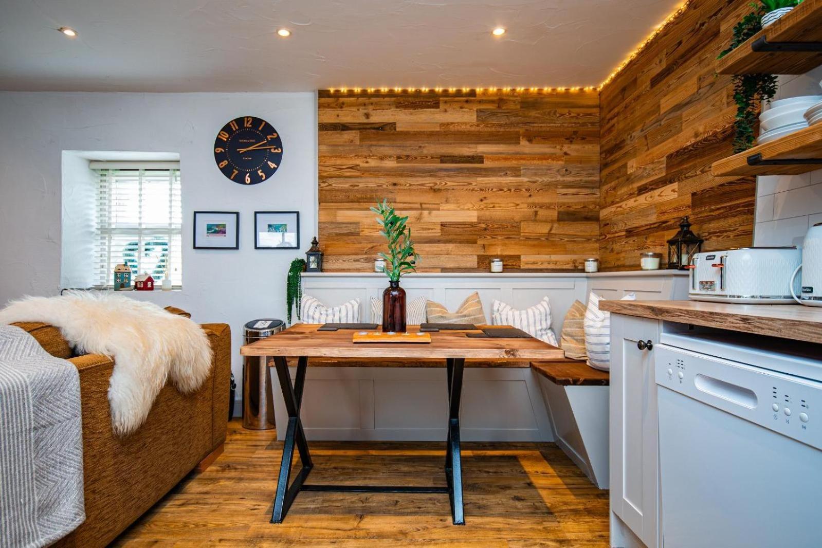 Cosy Farm Conversion In The Heart Of Pembrokeshire Maenclochog Exterior photo